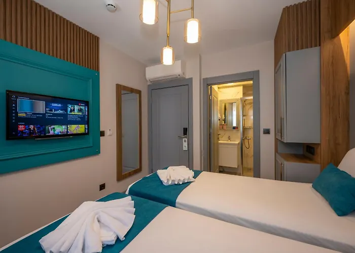 Lynda Hotel